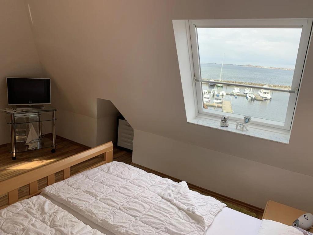 Ferienwohnung Hafenblick Wiek auf Rügen Exterior foto