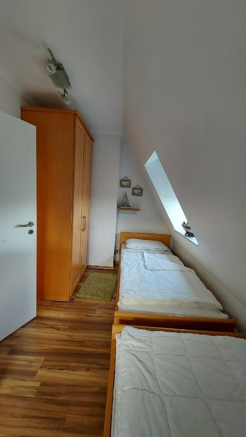 Ferienwohnung Hafenblick Wiek auf Rügen Exterior foto
