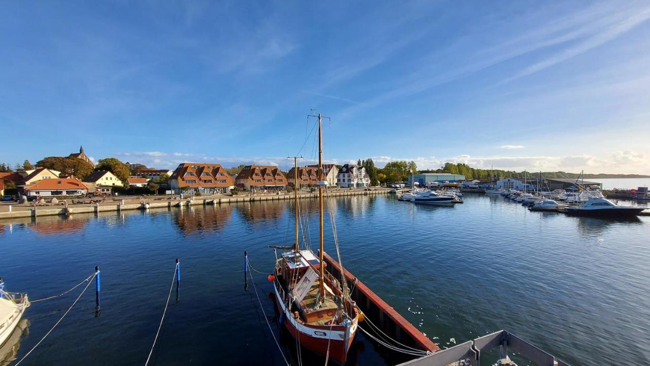 Ferienwohnung Hafenblick Wiek auf Rügen Exterior foto